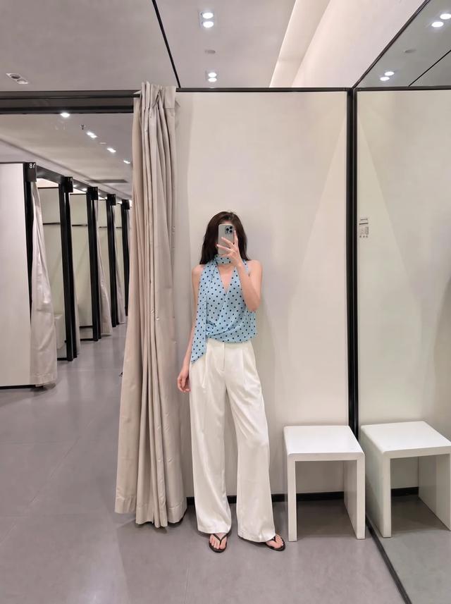 V&igrave; sao cửa h&agrave;ng thời trang cao cấp lu&ocirc;n c&oacute; m&ugrave;i hương ri&ecirc;ng đặc trưng? - Ảnh 3.