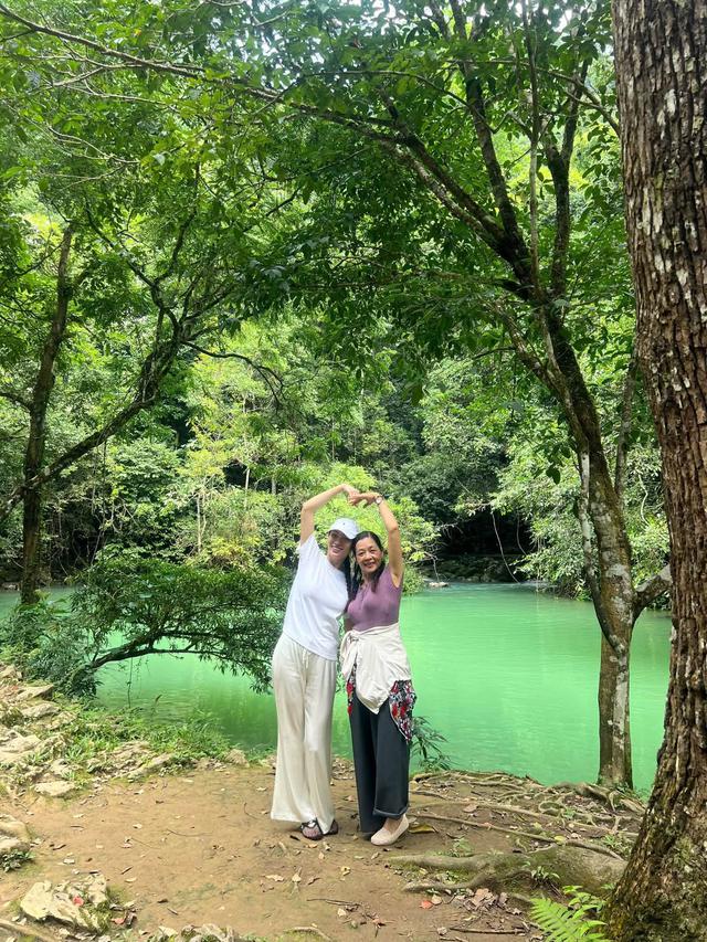 Lương Thùy Linh cùng mẹ ghé một địa danh nổi tiếng, dân du lịch lâu năm đều nói: "Ít nhất đời người nên đến một lần" - Ảnh 1.