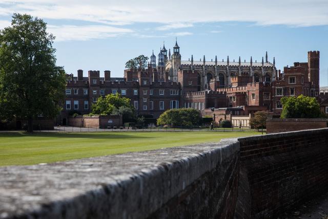 Ho&agrave;ng tử George nhập học Eton College: Quy định mới bảo vệ quyền ri&ecirc;ng tư - Ảnh 3.