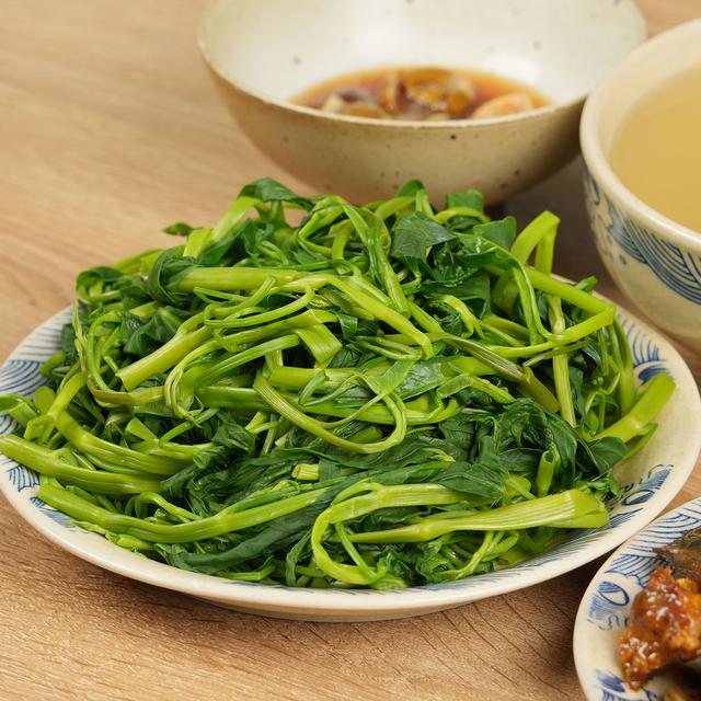 5 loại rau quen thuộc người trung niên, cao tuổi nên ăn vào lập thu: Hỗ trợ thanh nhiệt, dưỡng ẩm cho da và tăng cường sức khỏe cơ thể - Ảnh 1.