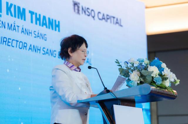 Báo động tỉ lệ cận thị học đường chạm mức 80%, phụ huynh đang sai lầm ở đâu và giải pháp từ một hợp tác y tế quốc tế - Ảnh 2.