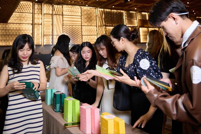 Thương hiệu quốc tế đang xếp hàng vào Việt Nam, và họ đang chọn KOC thay vì quảng cáo truyền thống - Ảnh 2.