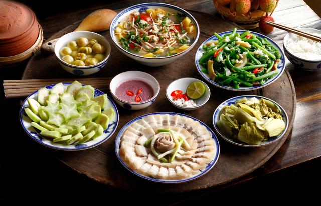 Đột quỵ ngày càng trẻ hóa: Không chỉ ăn mặn, 2 loại rau quen thuộc này cũng nên hạn chế - Ảnh 2.