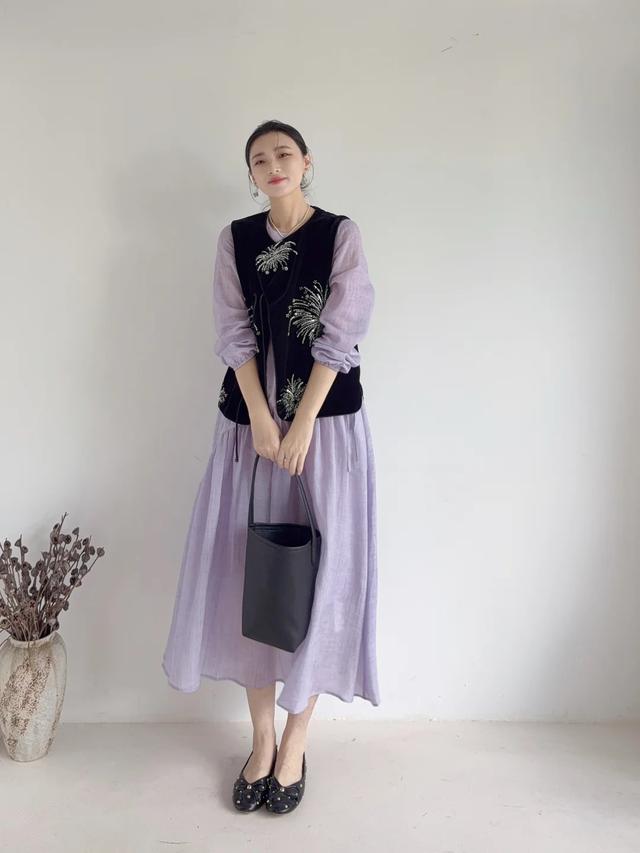Tủ đồ m&agrave;u t&iacute;m nhạt: Vẻ đẹp dịu d&agrave;ng, thanh lịch nhưng kh&ocirc;ng hề mờ nhạt - Ảnh 2.