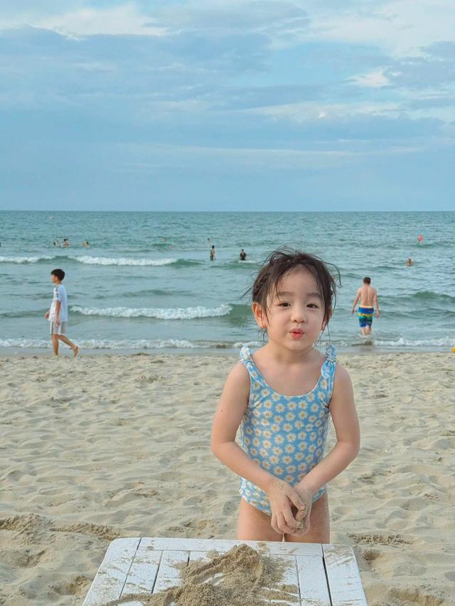 Nam Thương: Hot girl không tuổi , mẹ 2 con vẫn trẻ đẹp như thiếu nữ 2026 - Ảnh 3.
