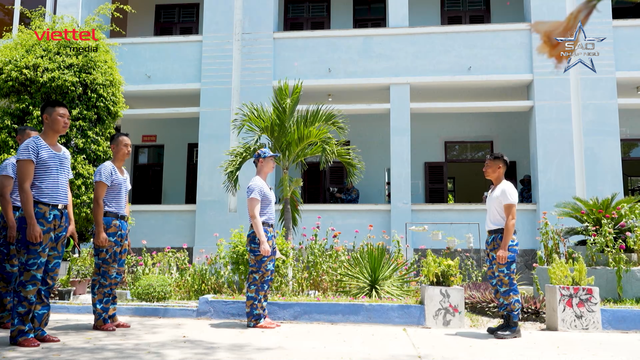 Erik “đấu tranh tâm lý” khi phải cắt tóc 3 phân, liên tục mắc lỗi khiến cả Trung đội bị phạt ở Sao Nhập Ngũ 2026 - Ảnh 1.