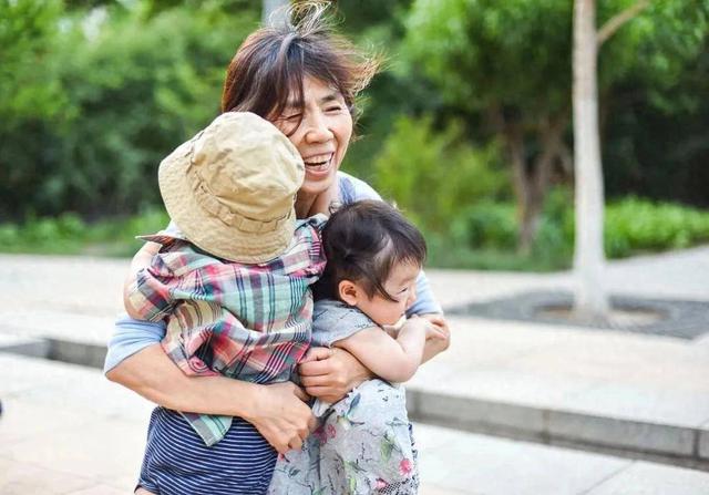 &Ocirc;ng b&agrave; nu&ocirc;ng chiều ch&aacute;u kh&ocirc;ng tồi , cha mẹ n&ecirc;n đọc 3 sự thật n&agrave;y năm 2026 - Ảnh 3.