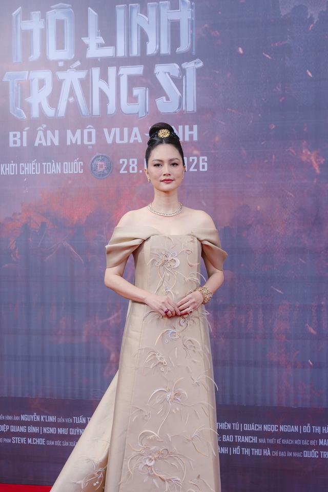 Ai c&oacute; thể vượt qua sự ki&ecirc;u sa sang chảnh của mỹ nh&acirc;n n&agrave;y, đ&uacute;ng chuẩn thần th&aacute;i thanh lịch từ trong cốt c&aacute;ch  - Ảnh 5.