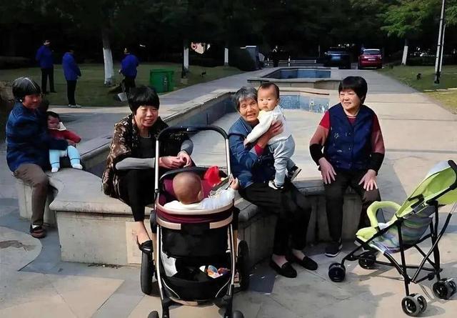 &Ocirc;ng b&agrave; nu&ocirc;ng chiều ch&aacute;u kh&ocirc;ng tồi , cha mẹ n&ecirc;n đọc 3 sự thật n&agrave;y năm 2026 - Ảnh 1.