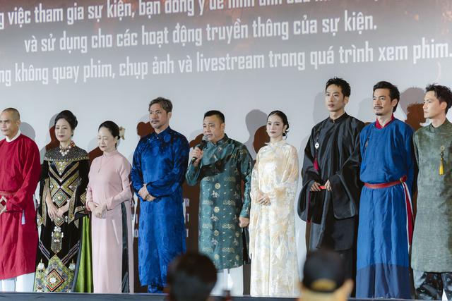 Ai c&oacute; thể vượt qua sự ki&ecirc;u sa sang chảnh của mỹ nh&acirc;n n&agrave;y, đ&uacute;ng chuẩn thần th&aacute;i thanh lịch từ trong cốt c&aacute;ch  - Ảnh 1.