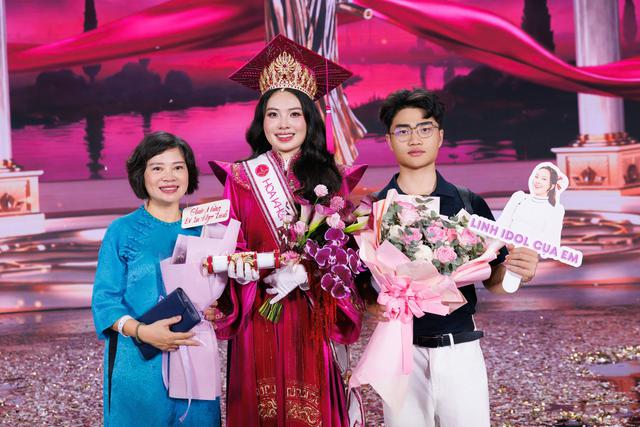 Nữ sinh Đại học Y Hà Nội Nguyễn Ngọc Linh đăng quang Hoa khôi Sinh viên Việt Nam 2026 - Ảnh 5.