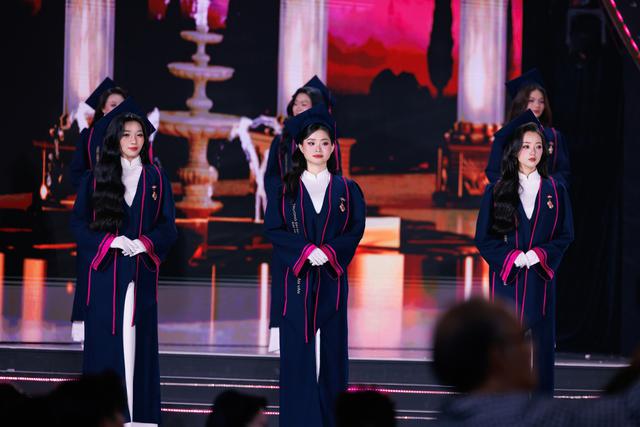 Nữ sinh Đại học Y Hà Nội Nguyễn Ngọc Linh đăng quang Hoa khôi Sinh viên Việt Nam 2026 - Ảnh 2.