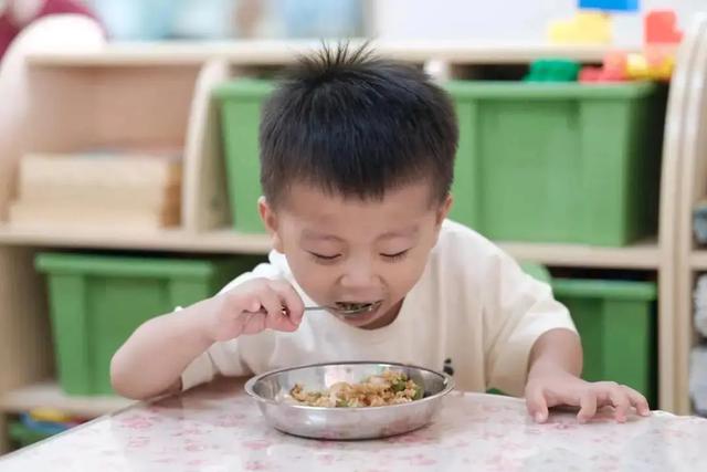 Khi con có 3 biểu hiện này, chứng tỏ đã bị bạn nuông chiều quá mức: Ai trót mắc phải hãy sửa ngay - Ảnh 1.