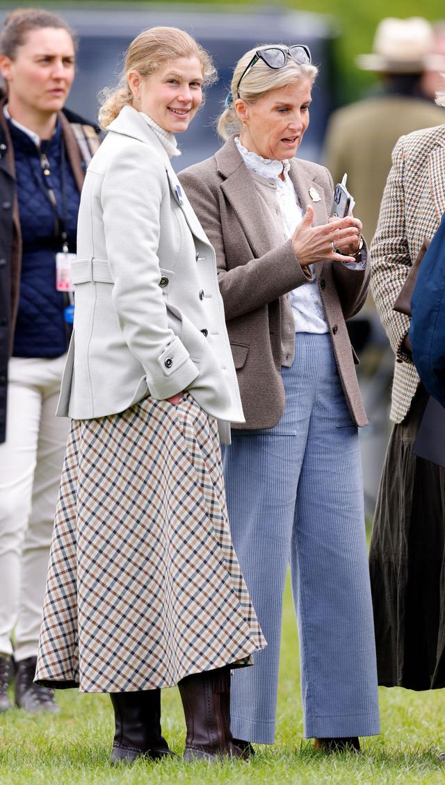 Lady Louise Windsor c&ocirc; g&aacute;i 22 tuổi k&iacute;n tiếng nhất Ho&agrave;ng gia Anh hiện nay - Ảnh 3.