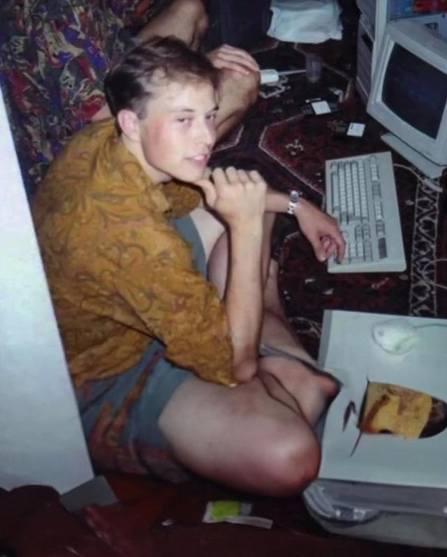 Từ căn nhà thuê ế ẩm tới trò chơi điện tử tự viết năm 12 tuổi: Elon Musk có một khả năng