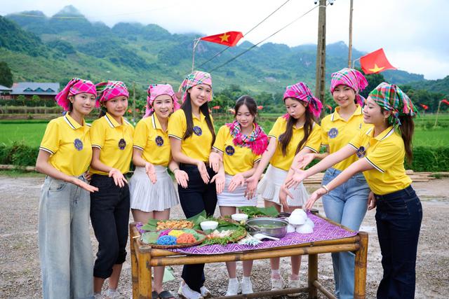 Dàn thí sinh Miss Galaxy Vietnam 2026 catwalk giữa cầu kính dài nhất thế giới - Ảnh 4.
