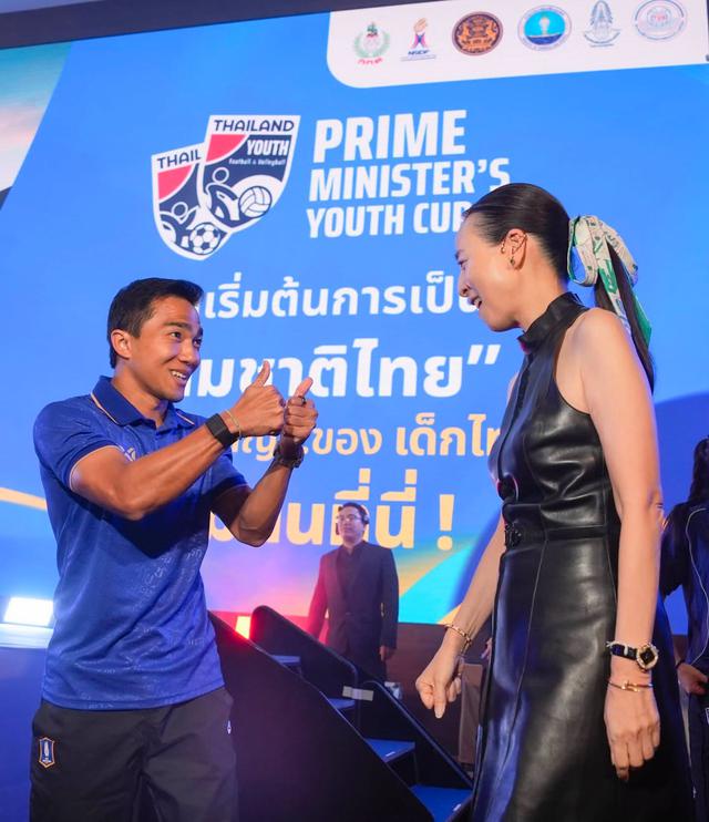 Ảnh cận mặt đẹp kh&ocirc;ng tuổi của Madam Pang - nữ tỷ ph&uacute; quyền lực b&oacute;ng đ&aacute; Th&aacute;i Lan Ở tuổi 60 - Ảnh 12.