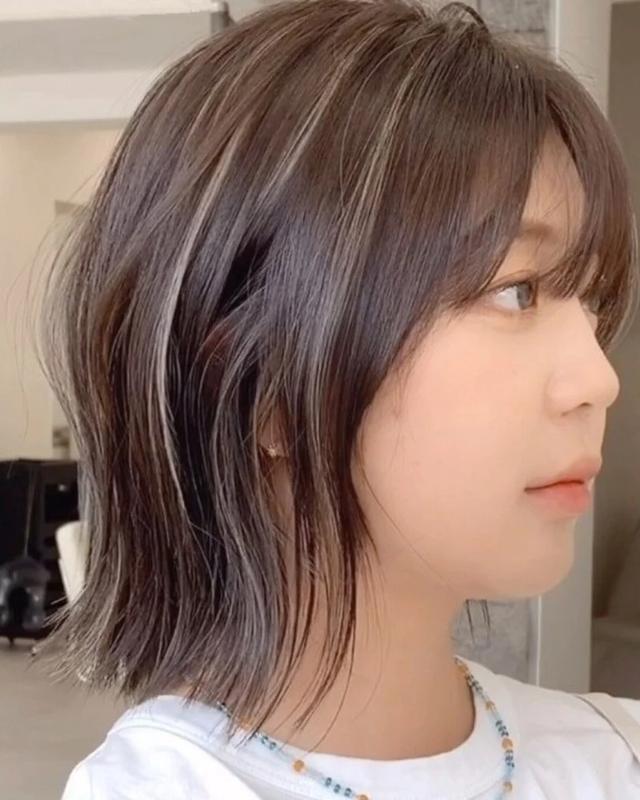 8 m&agrave;u nhuộm s&aacute;ng cho t&oacute;c ngắn: Da v&agrave;ng vẫn tr&ocirc;ng trắng hơn, t&oacute;c c&oacute; độ trong v&agrave; bồng bềnh - Ảnh 3.