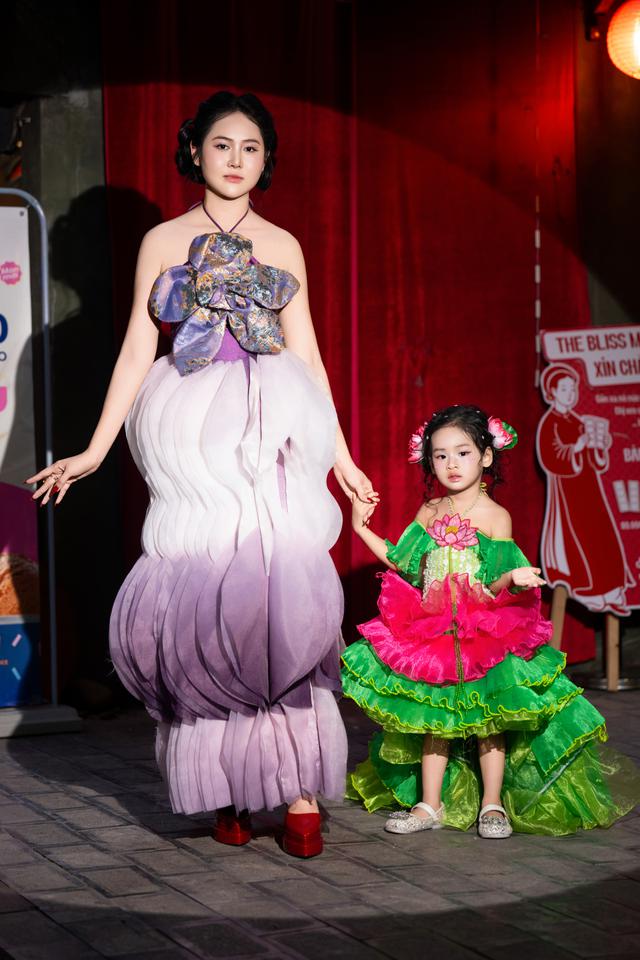 Con gái 3 tuổi của Á hậu Trúc Ny đắt show hơn cả mẹ: - Ảnh 5.