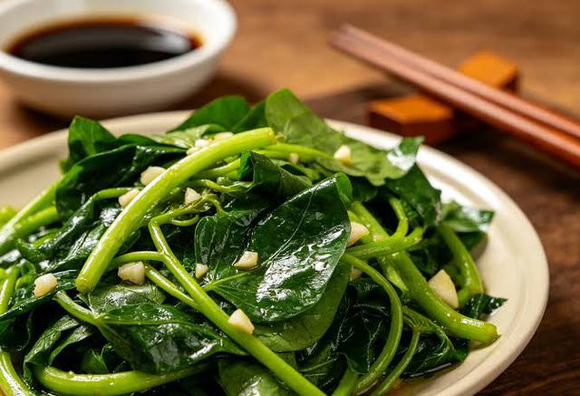 Loại rau b&igrave;nh d&acirc;n được v&iacute; như &ldquo;vua rau&rdquo;: Nơi bạn du lịch m&agrave; c&oacute; th&igrave; n&ecirc;n ăn v&igrave; gi&agrave;u chất xơ, hỗ trợ ti&ecirc;u h&oacute;a - Ảnh 3.