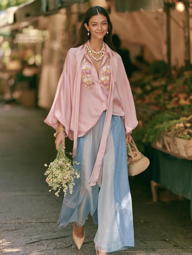 &Aacute;o hồng phấn phối quần xanh pastel: C&ocirc;ng thức mặc đẹp mềm mại m&agrave; kh&ocirc;ng &ldquo;b&aacute;nh b&egrave;o&rdquo; - Ảnh 4.