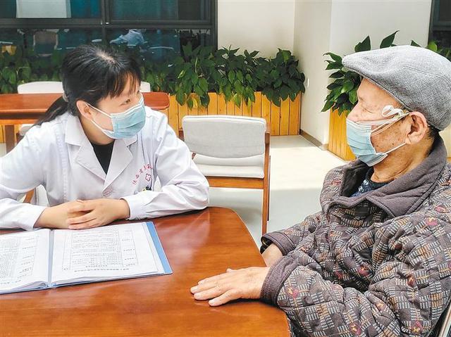 Nghề việc nhẹ kiếm tiền triệu mỗi giờ đang cực khát người: Không bế đỡ, chỉ đi