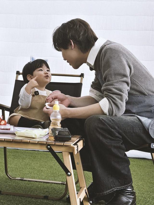 Đừng để 5 'câu nói cửa miệng' của cha mẹ làm thâm thương tâm lý trẻ - Ảnh 1.
