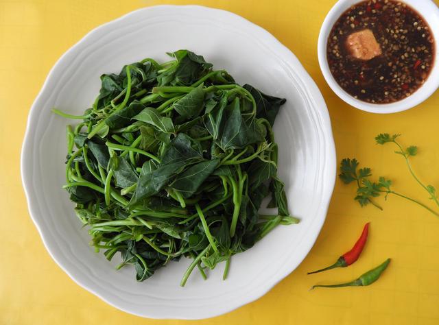 3 loại rau l&aacute; xanh 