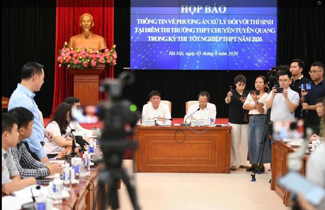 Th&iacute; sinh trường chuy&ecirc;n Tuy&ecirc;n Quang được thi lại tốt nghiệp v&agrave;o ng&agrave;y 14/8 - Ảnh 1.