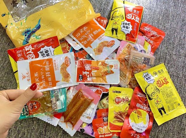 Cảnh báo 3 nhóm thực phẩm cha mẹ nên hạn chế cho con ăn - Ảnh 4.
