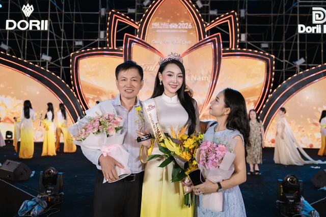 Á hậu Bảo Châu khoe vóc dáng săn chắc, tiết lộ kỷ luật được rèn từ 10 năm theo dancesport cùng Khánh Thi - Phan Hiển - Ảnh 1.