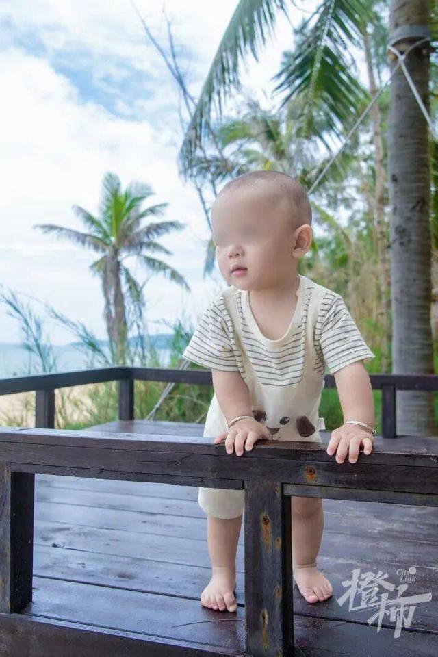 Bé 1 tuổi làm vỡ hộp giấy, khách sạn đòi đền 3,3 triệu đồng - Ảnh 1.