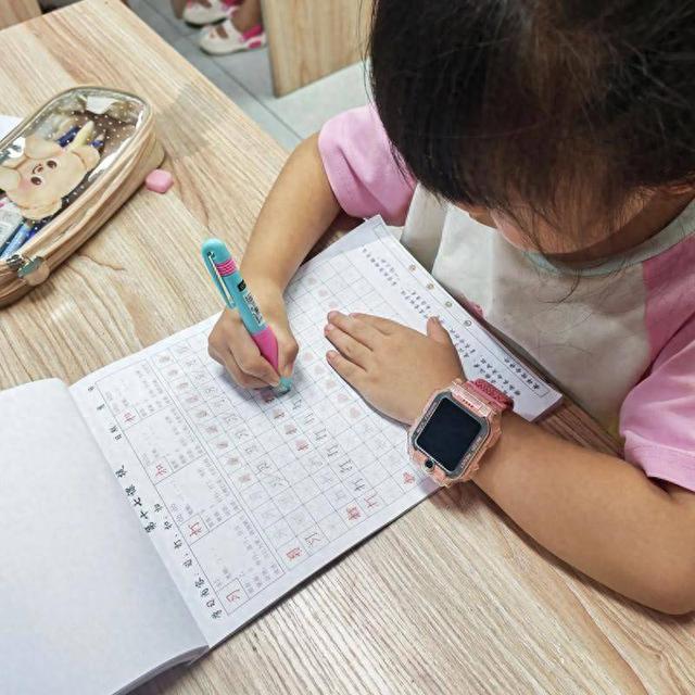 Cô giáo cứu sống học sinh hóc nắp bút: Bài học “xương máu” cho mọi phụ huynh - Ảnh 1.