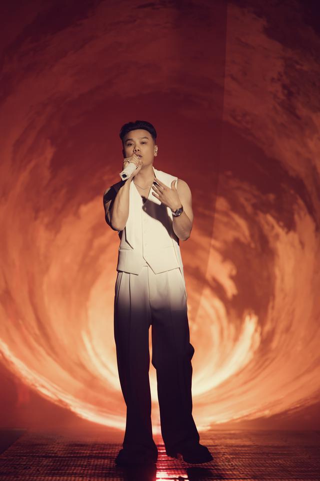 Thái VG lần đầu hát ballad ở