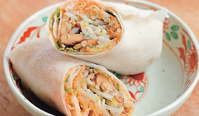 Kh&ocirc;ng phải chỉ uống nước th&ocirc;i đ&acirc;u! H&atilde;y ăn loại 
