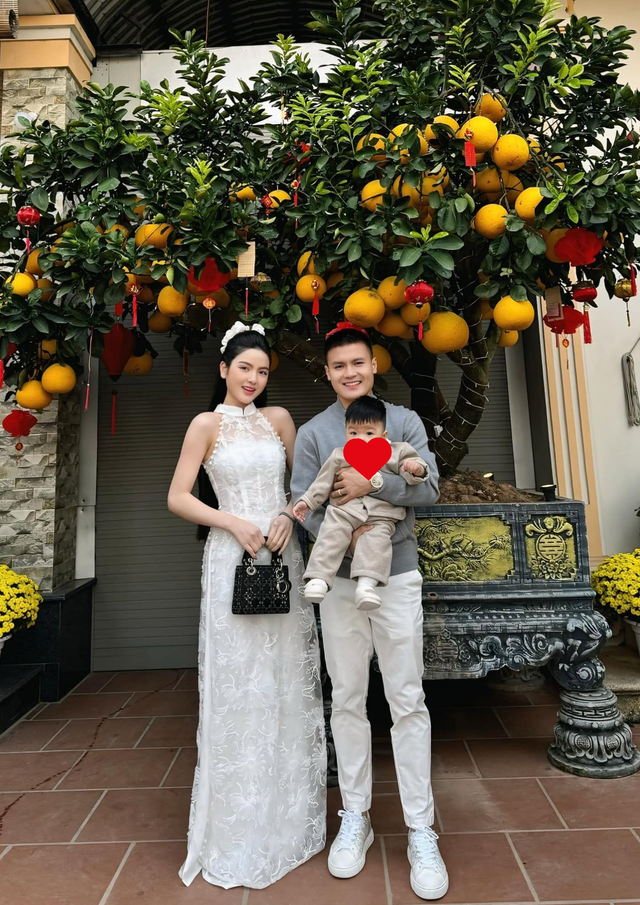 Cách Chu Thanh Huyền biến Quang Hải từ cầu thủ đào hoa thành người đàn ông mẫu mực - Ảnh 1. Cách Chu Thanh Huyền biến Quang Hải từ cầu thủ đào hoa thành người đàn ông mẫu mực - Ảnh 1.