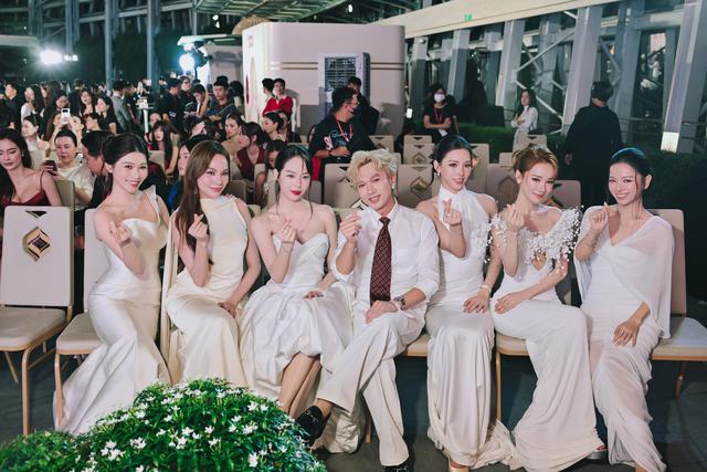 Baifern Pimchanok gây sốt khi tham dự sự kiện tại Việt Nam, nhan sắc ngọc nữ Thái Lan đúng xứng đáng hai chữ mỹ nhân  - Ảnh 4.
