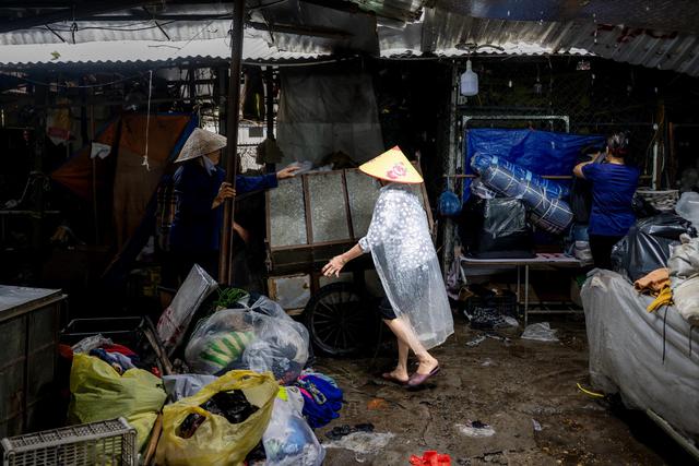 Chợ Kim Li&ecirc;n sau 30 năm hoạt động: Tiểu thương dọn đi v&agrave; nỗi buồn chia tay - Ảnh 14.