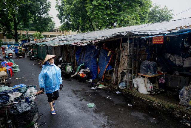 Chợ Kim Li&ecirc;n sau 30 năm hoạt động: Tiểu thương dọn đi v&agrave; nỗi buồn chia tay - Ảnh 10.