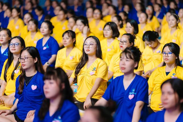 Yoga bầu đúng cách: Đừng biến thai kỳ thành cuộc đua chinh phục tư thế - Ảnh 2.