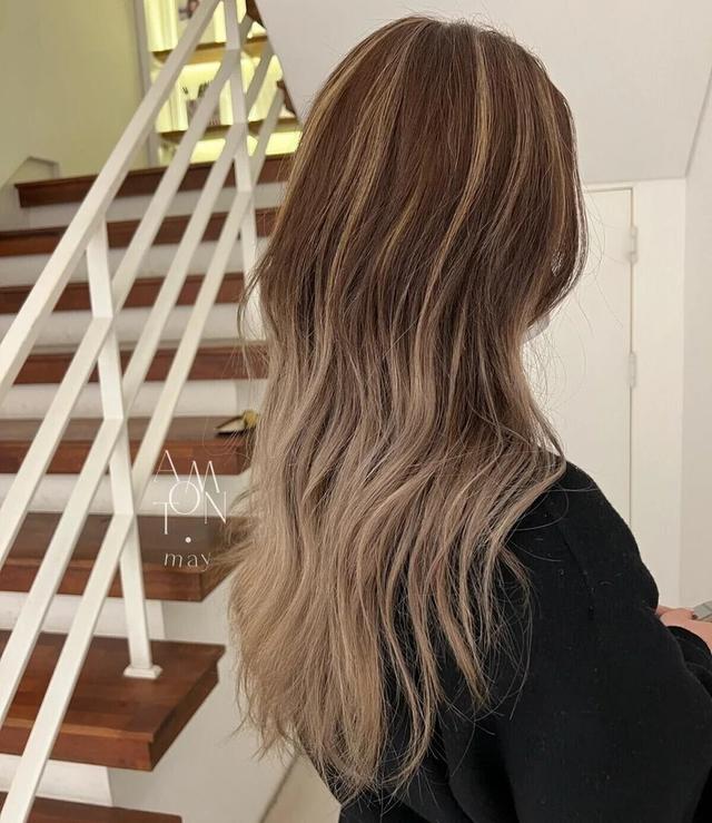 Phụ nữ 40+ n&ecirc;n thử 10 m&agrave;u nhuộm gi&uacute;p t&oacute;c bạc h&ograve;a v&agrave;o t&oacute;c đen tự nhi&ecirc;n - Ảnh 5.