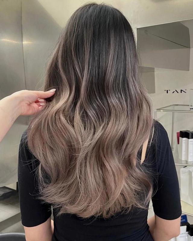Phụ nữ 40+ n&ecirc;n thử 10 m&agrave;u nhuộm gi&uacute;p t&oacute;c bạc h&ograve;a v&agrave;o t&oacute;c đen tự nhi&ecirc;n - Ảnh 3.