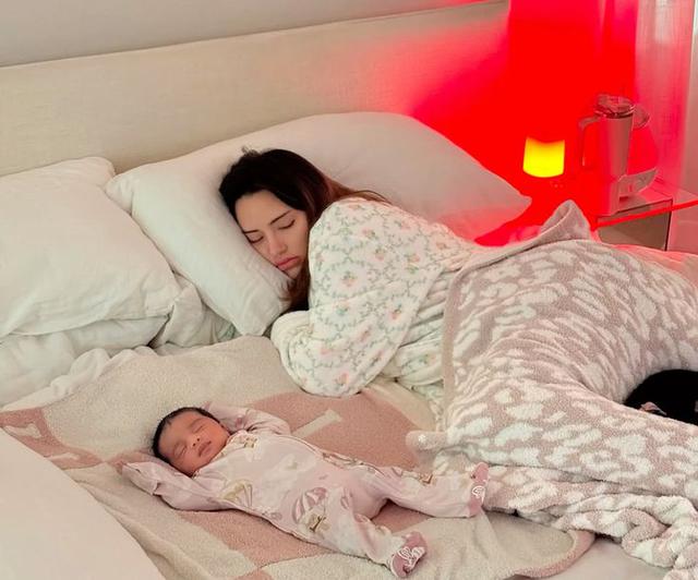 Trẻ thường xuyên ngủ với mẹ sẽ hình thành cảm giác an toàn như thế nào? - Ảnh 1.