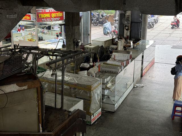 Cảnh b&aacute;o T&igrave;nh trạng chợ truyền thống tp . Hcm: Nhiều sạp h&agrave;ng đ&atilde; đ&oacute;ng cửa - Ảnh 11.