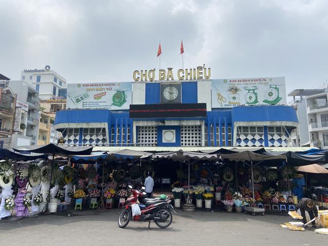Cảnh b&aacute;o T&igrave;nh trạng chợ truyền thống tp . Hcm: Nhiều sạp h&agrave;ng đ&atilde; đ&oacute;ng cửa - Ảnh 1.