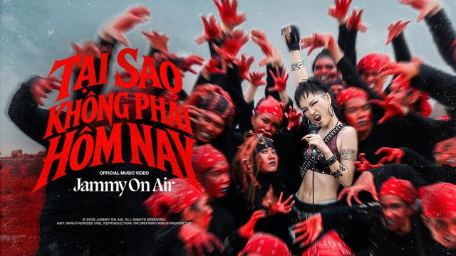 2 năm sau khi đóng cửa chuỗi thời trang 17 cửa hàng, Jammy chính thức ra mắt 