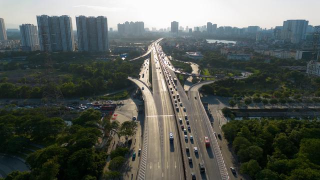 Cảnh b&aacute;o &ugrave;n tắc giao th&ocirc;ng tại H&agrave; Nội v&agrave; TP . HCM sau lễ Quốc kh&aacute;nh 2026 - Ảnh 2.