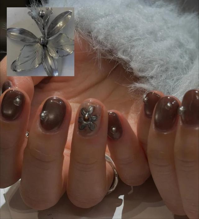 Nail màu cà phê là lựa chọn “chân ái” của mùa thu 2026: Đẹp tinh tế kiểu old money - Ảnh 12.