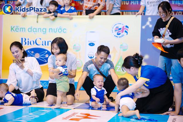 Bé 7-18 tháng tham gia sân chơi đông người: Cha mẹ cần chuẩn bị những gì? - Ảnh 7.