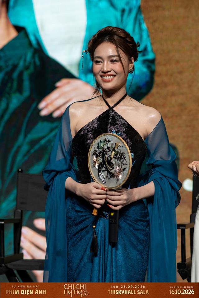 Bức ảnh dàn mỹ nhân "Chị Chị Em Em 3" khiến netizen không biết chọn ai, toàn mỹ nhân hàng đầu Việt Nam, có người từng lọt top 30 Miss Universe - Ảnh 4.
